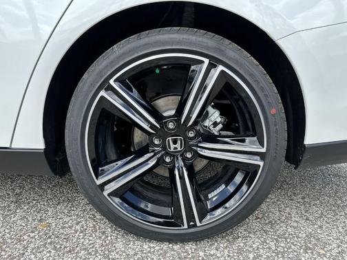 Platinum White Pearl 2026 Honda Accord SE