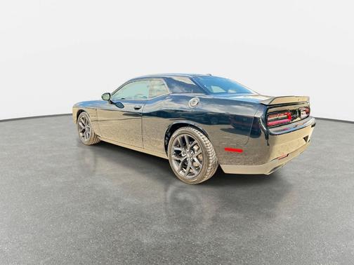 Pitch Black Clearcoat 2022 Dodge Challenger R/T