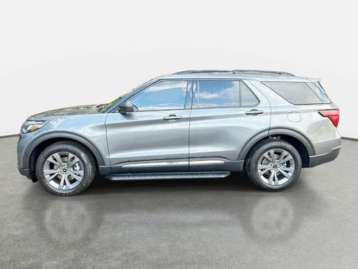 Carbonized Gray Metallic 2025 Ford Explorer Active