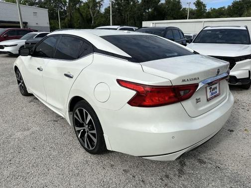 White 2018 Nissan Maxima 3.5 SV