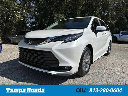 2025 Toyota Sienna XLE