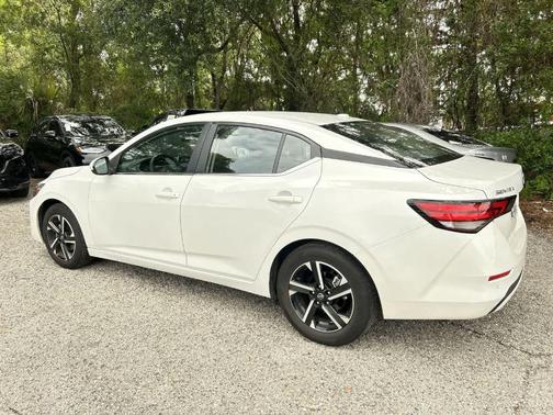 Aspen White 2024 Nissan Sentra SV