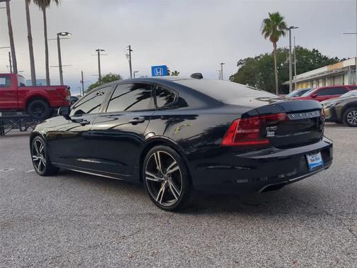 2020 Volvo S90 T6 R-Design