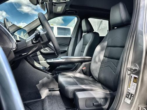 Space Silver 2025 BMW X1 xDrive28i