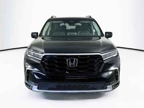 Crystal Black Pearl 2023 Honda Pilot Touring