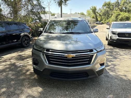 Sterling Gray Metallic 2023 Chevrolet Traverse LT Cloth