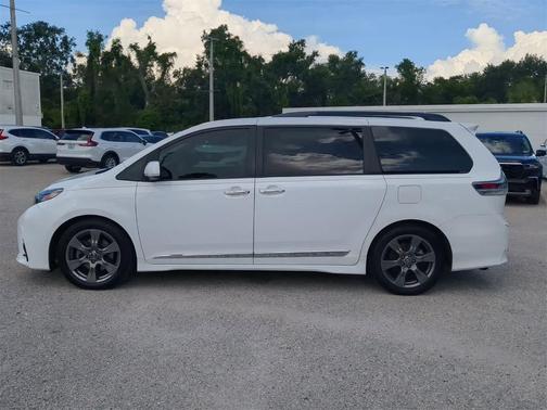2018 Toyota Sienna SE