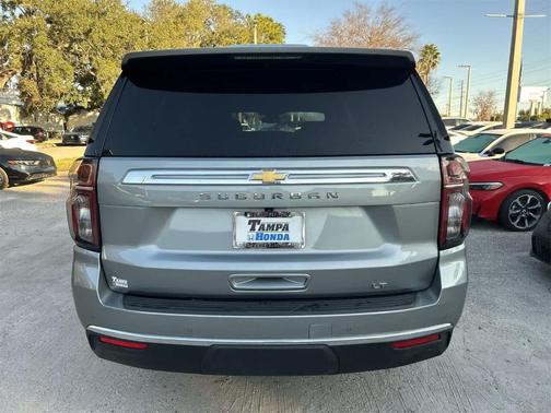 2024 Chevrolet Suburban LT