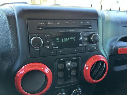 2012 Jeep Wrangler Unlimited Sahara