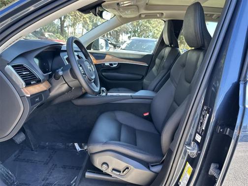 2024 Volvo XC90 B6 Plus Bright Theme 7-Seater