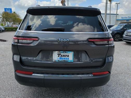 2022 Jeep Grand Cherokee L Laredo