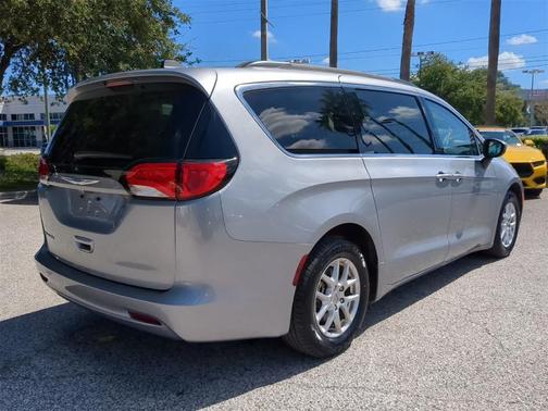 2021 Chrysler Voyager LXI
