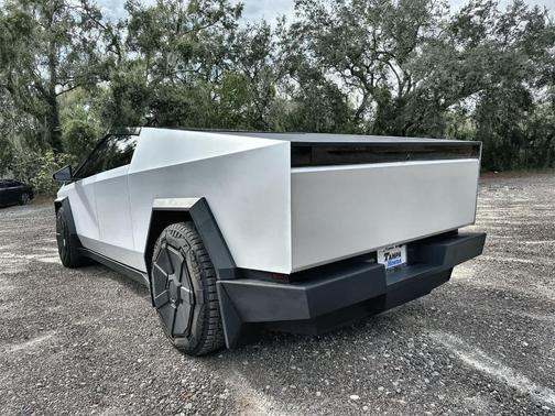 2024 Tesla Cybertruck Cyberbeast
