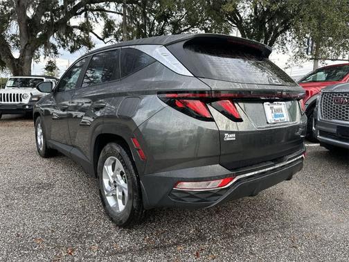 2023 Hyundai TUCSON SE