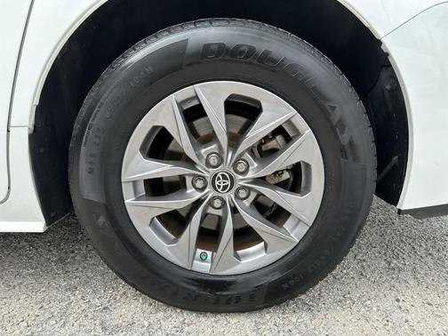 2021 Toyota Sienna LE