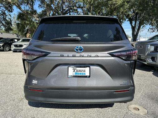 2024 Toyota Sienna XLE