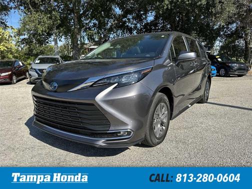 2024 Toyota Sienna XLE
