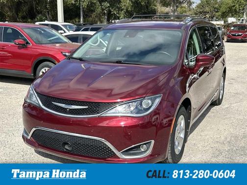2017 Chrysler Pacifica Touring-L Plus