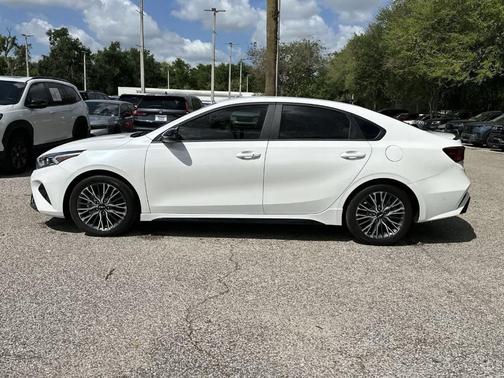 Snow White Pearl 2024 Kia Forte GT-Line