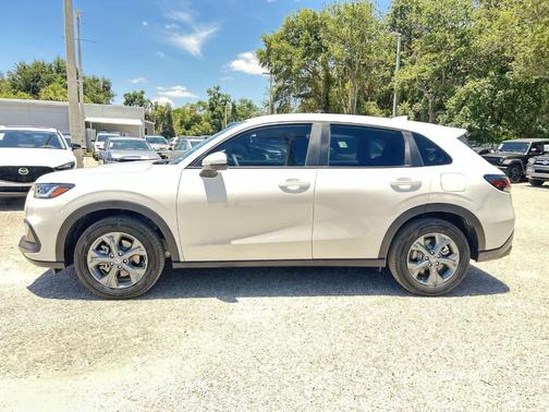 Platinum White Pearl 2026 Honda HR-V LX