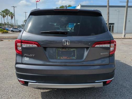 2022 Honda Pilot Touring 7-Passenger