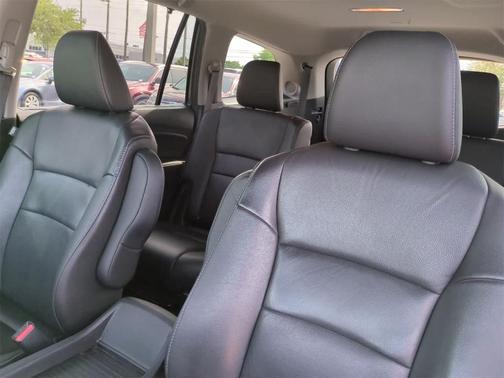 2022 Honda Pilot Touring 7-Passenger