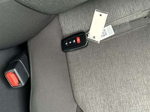 2023 Toyota Camry Hybrid LE