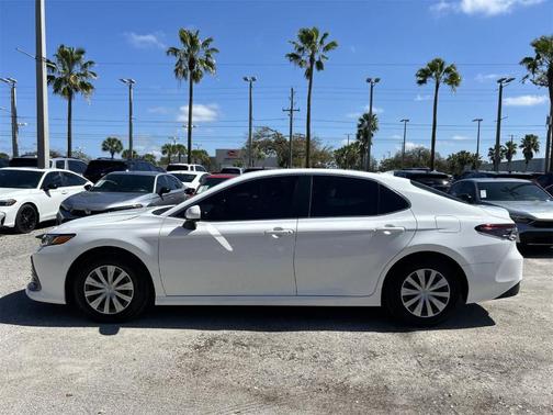 2023 Toyota Camry Hybrid LE