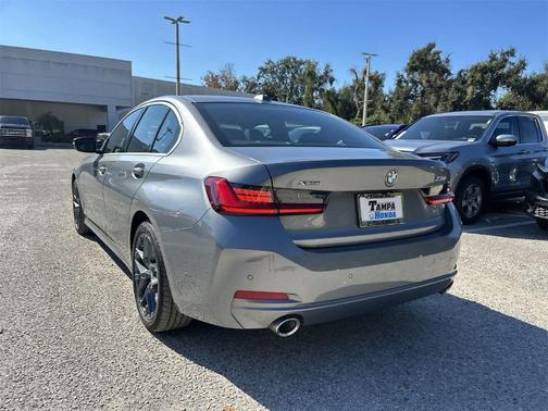 2025 BMW 330 i xDrive