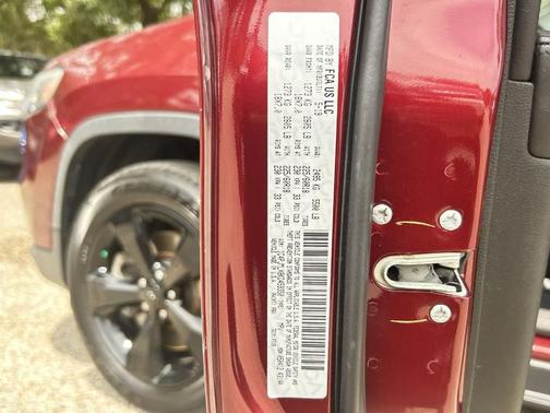 Velvet Red Pearlcoat 2019 Jeep Cherokee Latitude Plus
