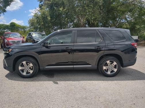 2023 Honda Pilot EX-L 8-Passenger