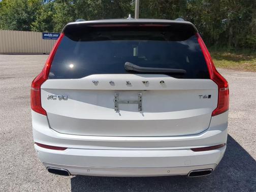 2021 Volvo XC90 T6 Momentum 7 Passenger
