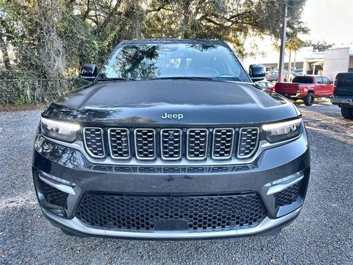 2023 Jeep Grand Cherokee Summit