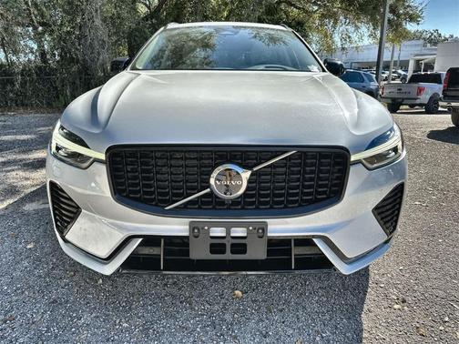 2024 Volvo XC60 B5 Plus Dark Theme