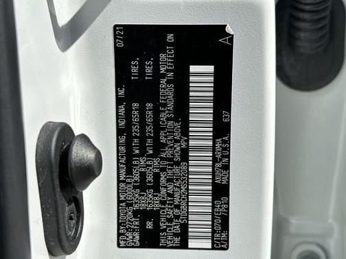 Blizzard Pearl 2021 Toyota Highlander Hybrid XLE