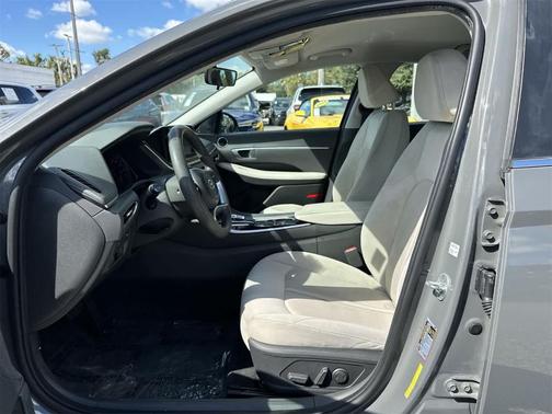 2022 Hyundai SONATA SEL