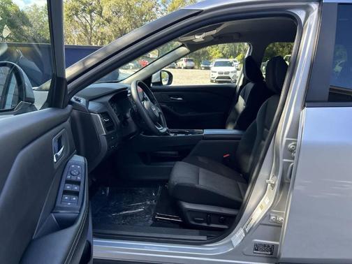 Brilliant Silver Metallic 2024 Nissan Rogue SV