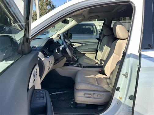 2020 Honda Pilot Touring 8-Passenger