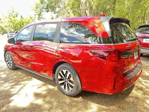 Radiant Red Metallic II 2026 Honda Odyssey EX-L