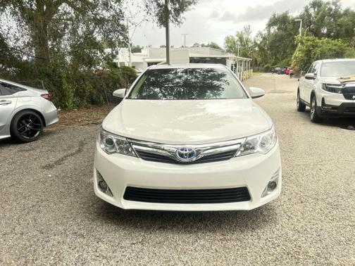 Super White 2014 Toyota Camry Hybrid XLE
