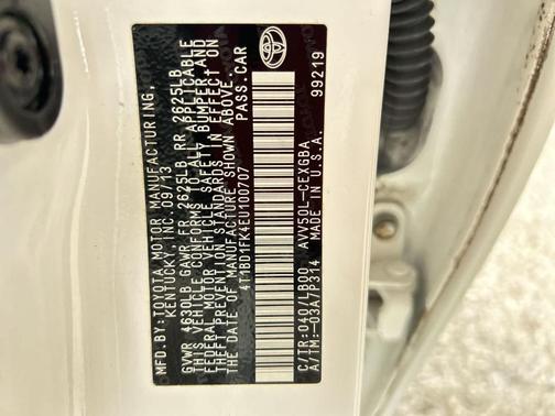 Super White 2014 Toyota Camry Hybrid XLE