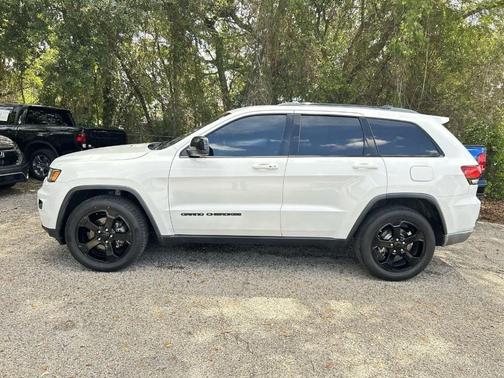 Bright White Clearcoat 2019 Jeep Grand Cherokee Upland