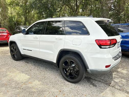 Bright White Clearcoat 2019 Jeep Grand Cherokee Upland