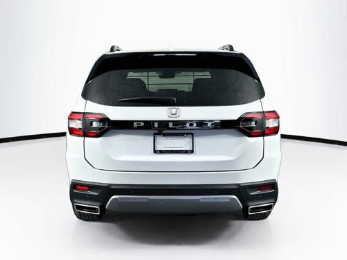 Platinum White Pearl 2026 Honda Pilot EX-L