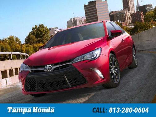 Super White 2016 Toyota Camry SE