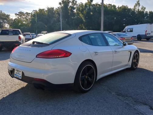 2016 Porsche Panamera GTS