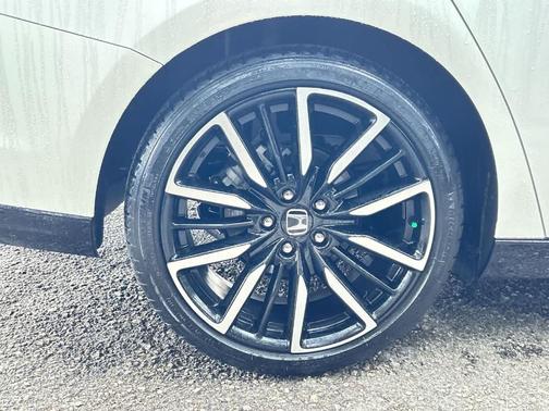 Platinum White Pearl 2024 Honda Accord Hybrid Touring