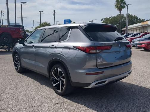 2024 Mitsubishi Outlander PHEV SE
