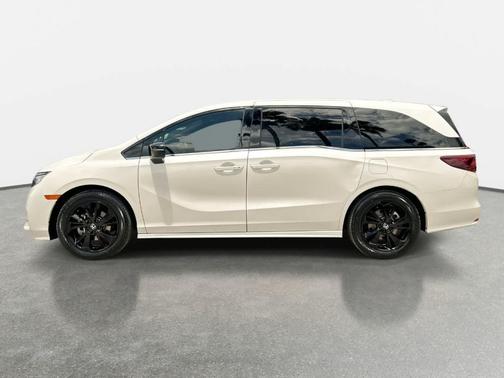 Platinum White Pearl 2024 Honda Odyssey Sport
