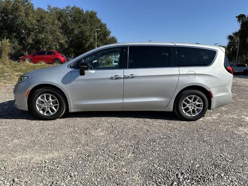2024 Chrysler Pacifica Touring-L